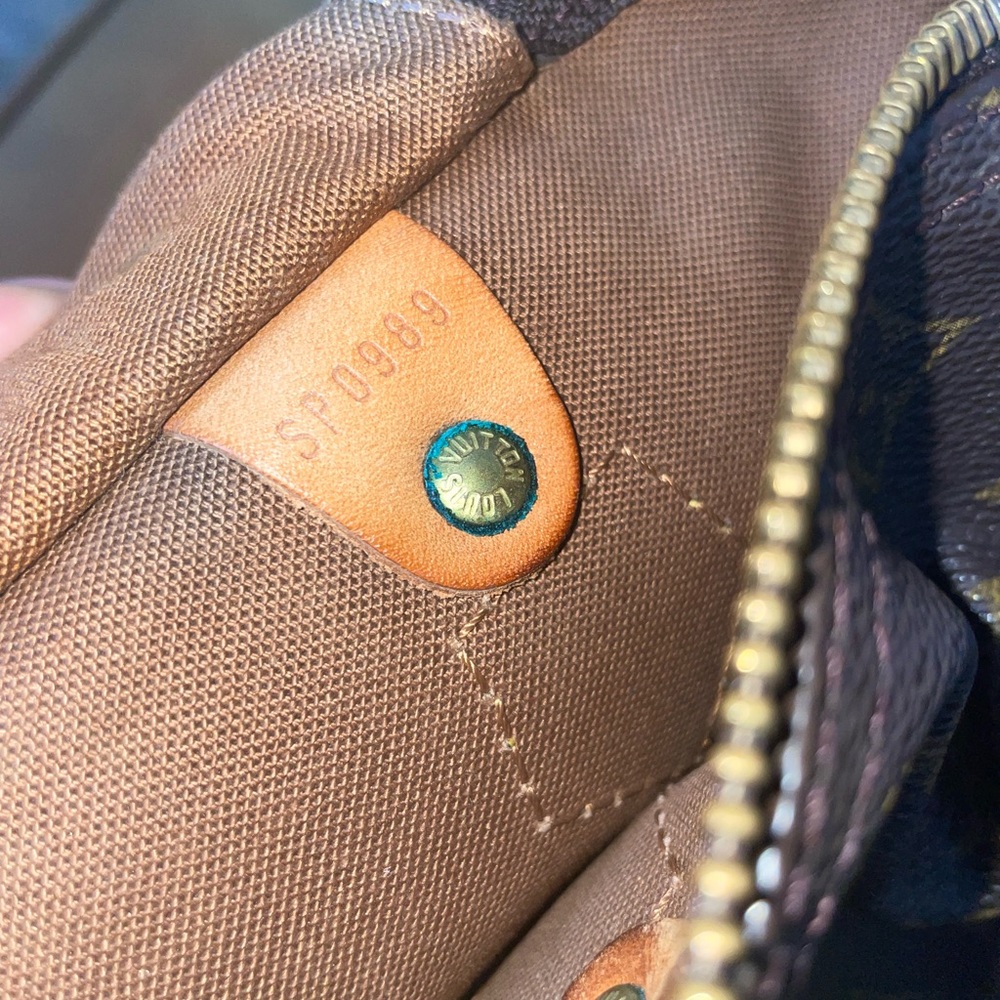 Authentic Louis Vuitton set - Picture 4 of 12